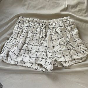 Brandy Melville Shorts with pockets